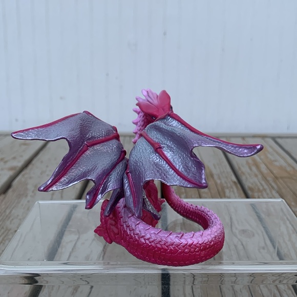 Pink red Love Dragon Safari 2016 - Picture 4 of 9